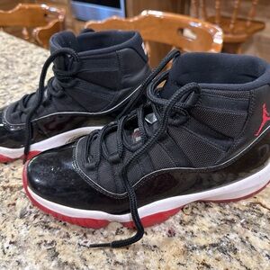 Jordan 11’s black and red